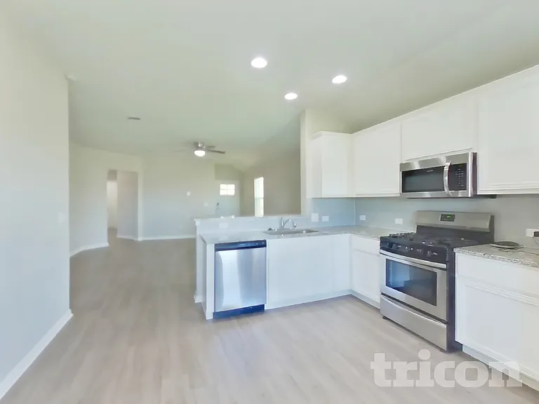 441 Otto Ave — Photo 5