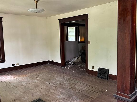 5th image of 109 Lincoln St