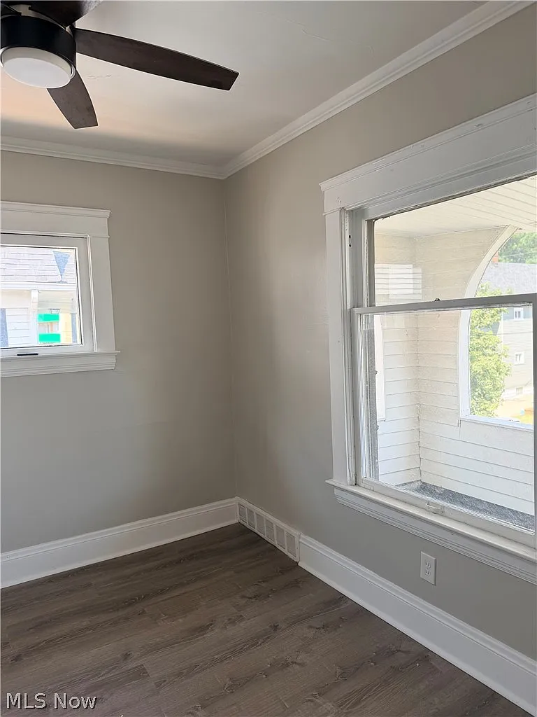 2 bed, 1.0 bath, $1,100 — Photo 4