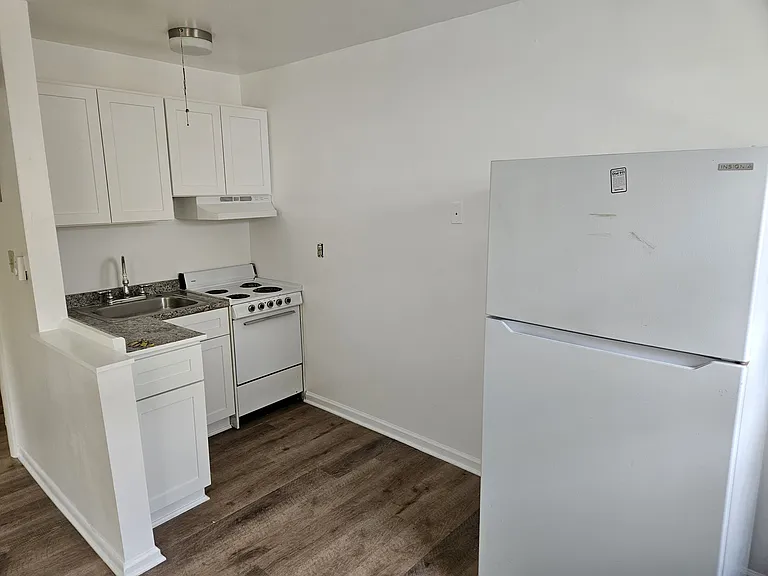 3935 Zinsle Ave #1 — Photo 3