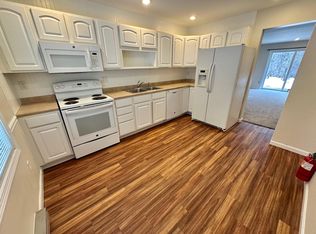 L6 Stonehedge Dr, South Burlington, VT 05403