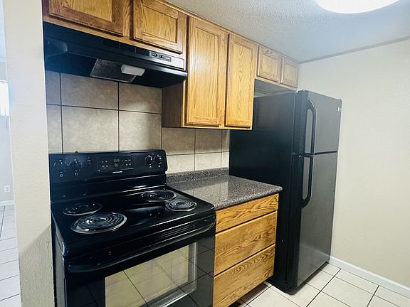 5th image of 1924 Avenue H APT 3