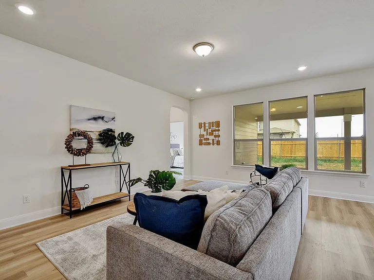 108 Redcliff Path — Photo 5