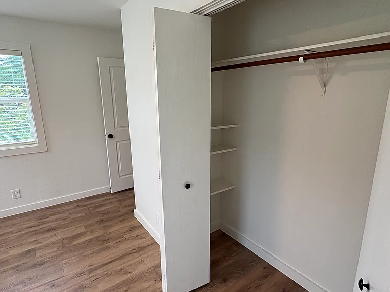 Closet bedroom #2