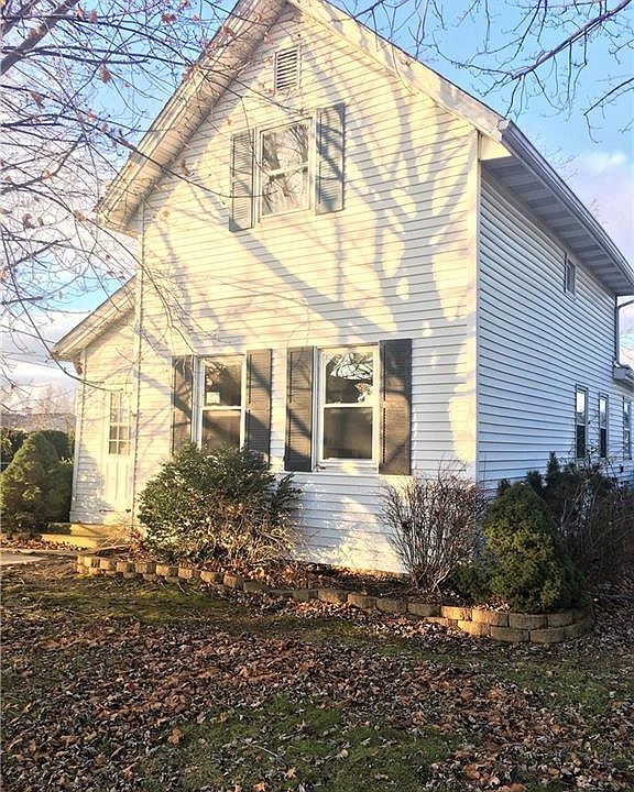 1st image of 724 Erie St