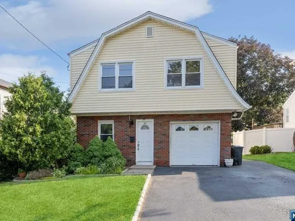 53 Gray St, Bogota, NJ 07603