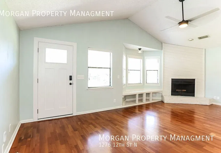 Freshly Updated, Super Cute Home in Jacksonville Beach with Garage and Fenced Backyard — Photo 3