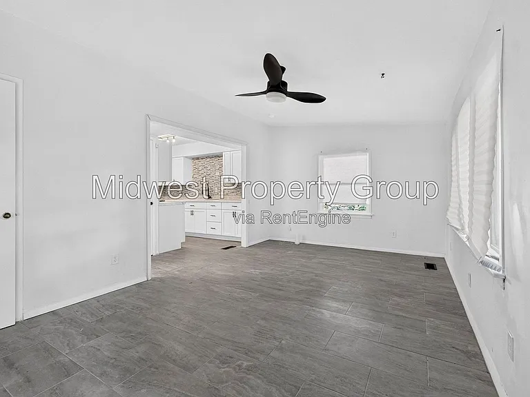 338 Lancashire Rd — Photo 16