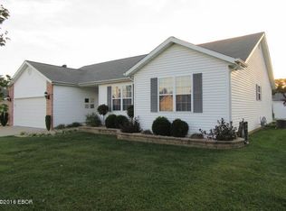 317 W Beacon Ct, Mount Vernon, IL