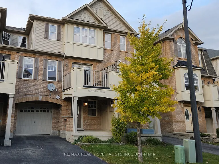 826 Fowles Ct — Photo 1