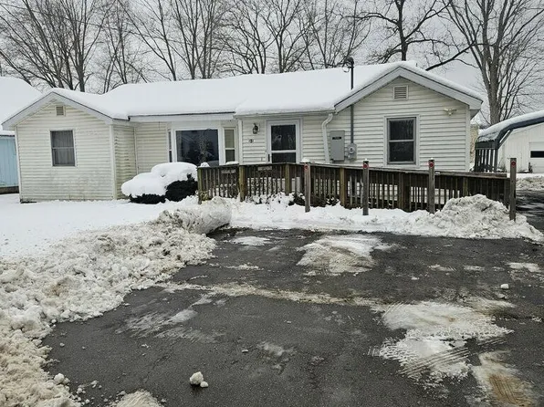 310 S Pleasant St, Watervliet, MI 49098