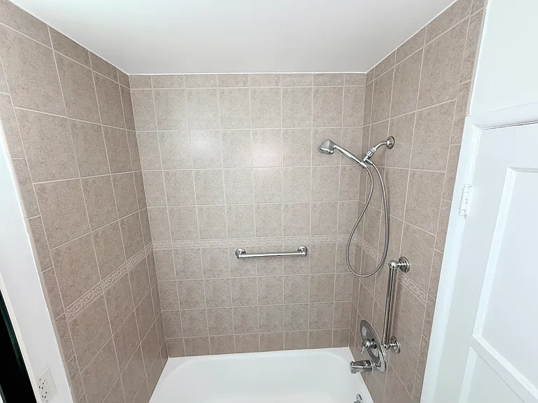 615 Linwood Ave — Photo 29