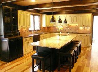 4 Lakeview Cir, Etowah, NC 28729