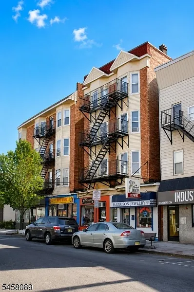 239 Harrison Ave #5