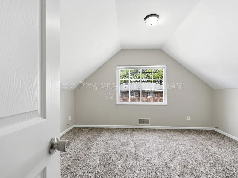 3117 Coucy Ave — Photo 14