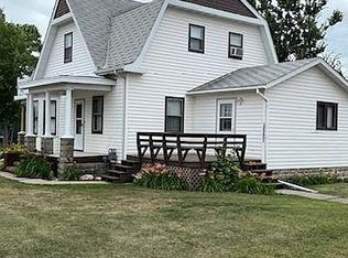 504 3rd Ave S, New Rockford, ND 58356