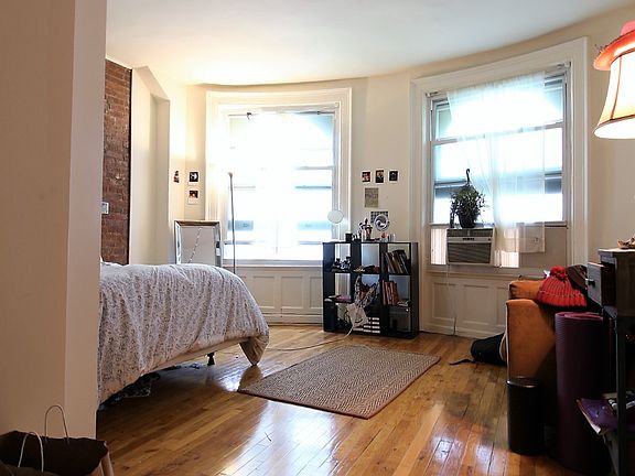 4th image of 316 W 81st St APT 7