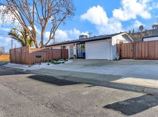 100 Karen Ln, Martinez, CA 94553