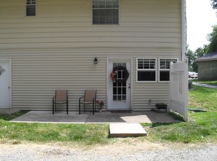 109 Village Dr APT 4, Carbondale, IL 62902