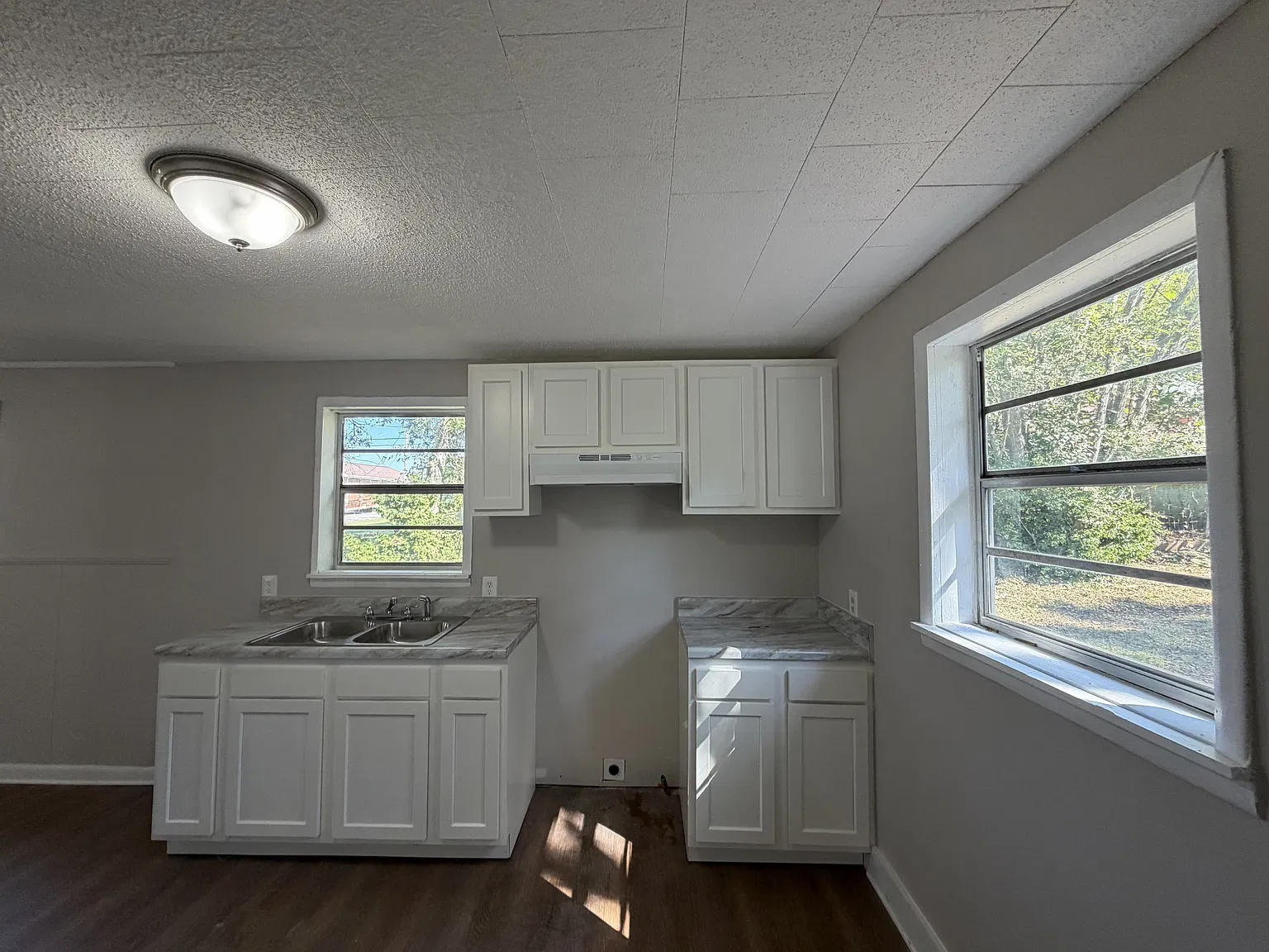 3 bed, 1079 sqft, $1,200 — Photo 4