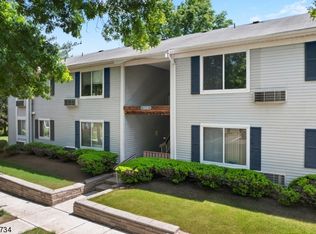 32 Steeplechase Ct, Somerset, NJ 08873