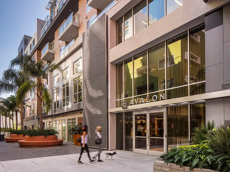 Leasing Entrance