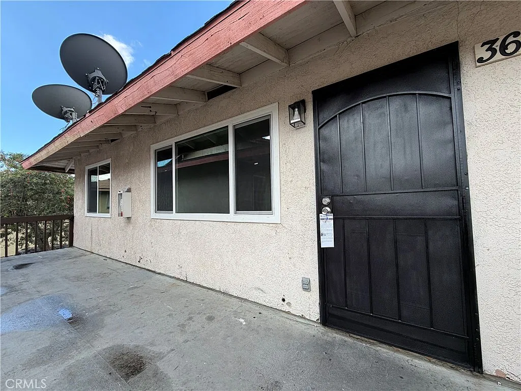 2 bed, 960 sqft, $2,200 — Photo 1