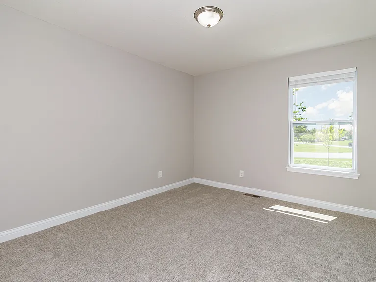 2335 Point Pl — Photo 7