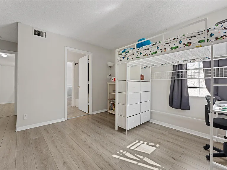 2264 Salerno Cir — Photo 23
