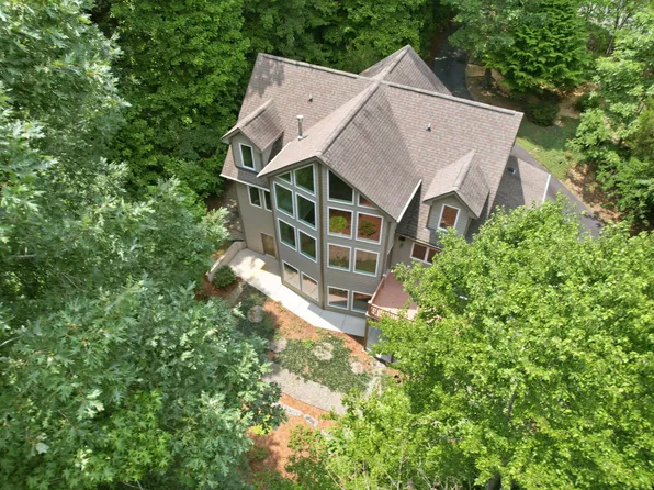 1001 Reaves Dr, Chapel Hill, NC 27516