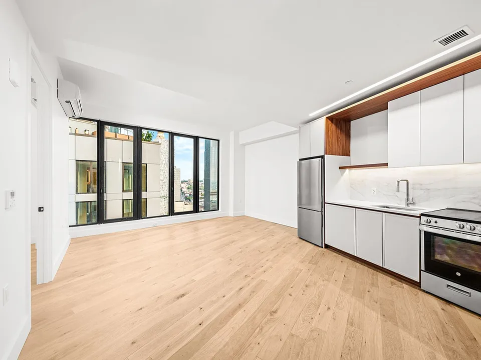 570 Fulton St #22G