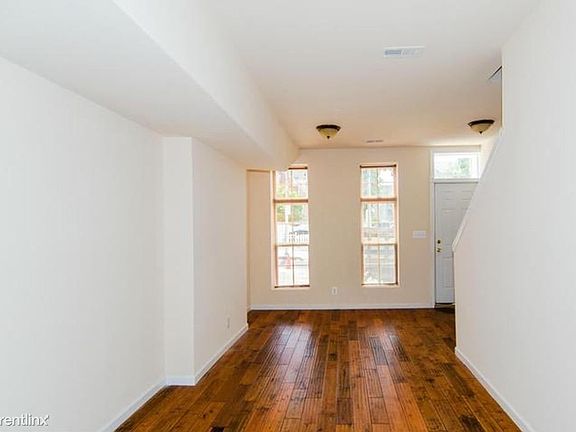 1642 ASHLAND LIV.66