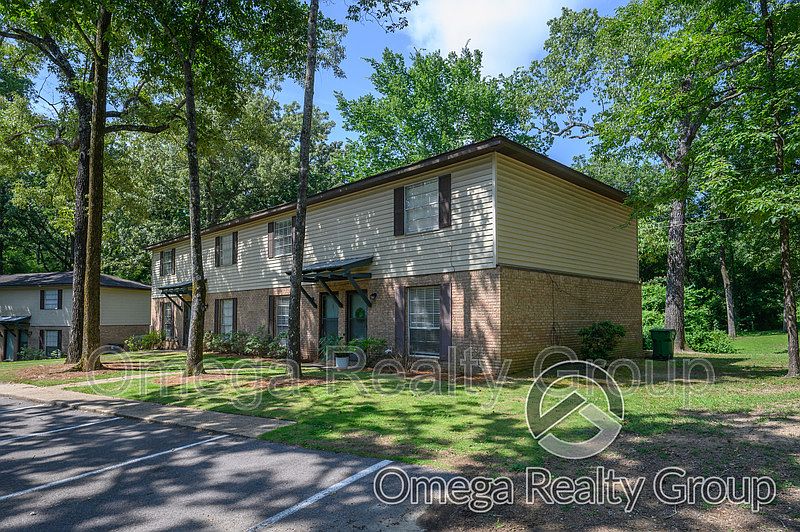1st image of 11 Indianwood Dr