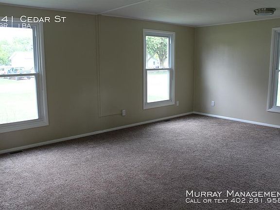 3rd image of 941 Cedar St