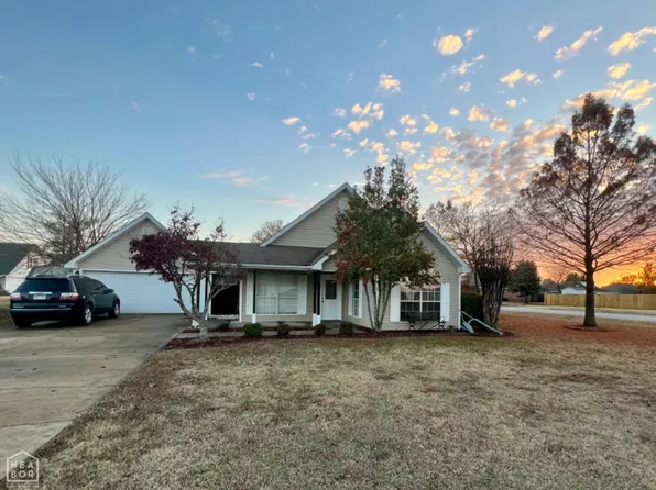 1217 Pauline St, Trumann, AR 72472