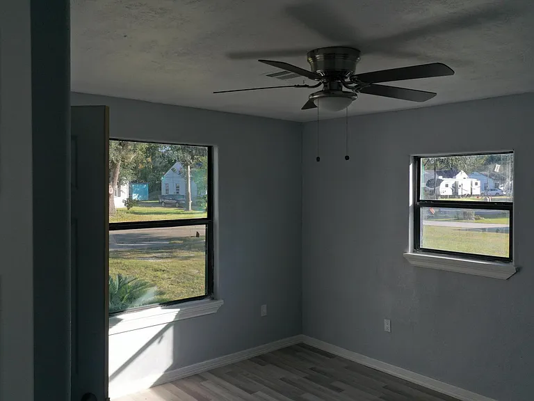 2102 Tulip St — Photo 15