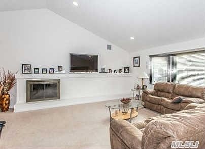 4th image of 5 Kittiwake Ln