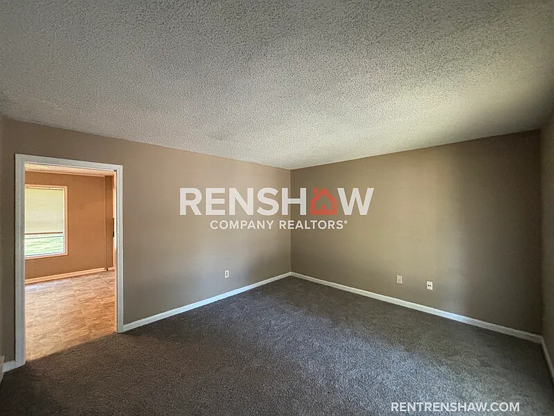 3 bed, 1.0 bath, 1000 sqft, $995 — Photo 2