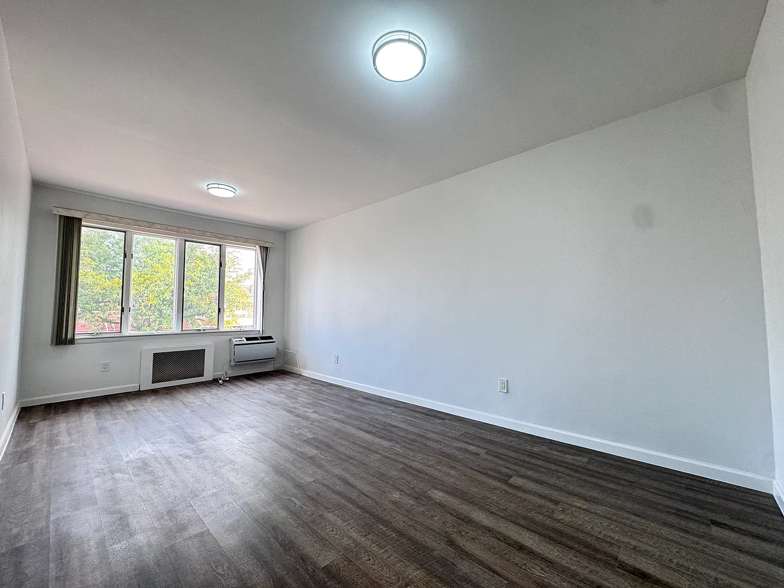 2 bed, 960 sqft, $3,400 — Photo 1