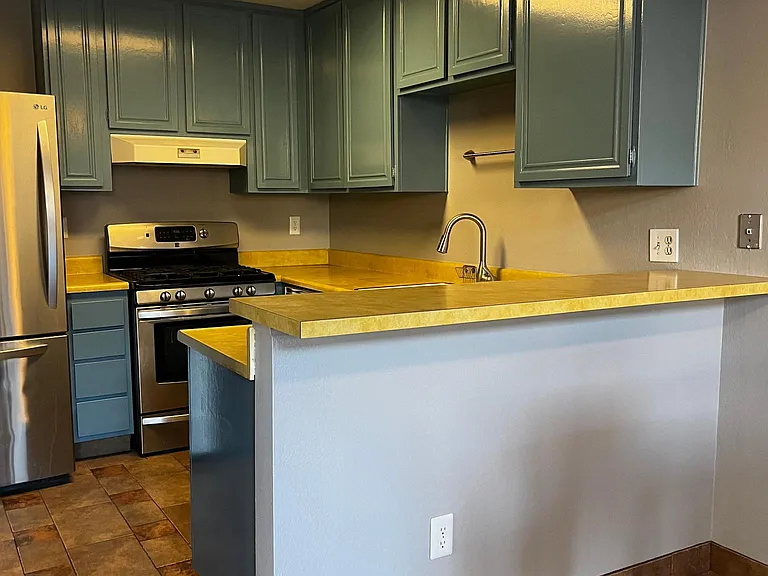 1066 Cabrillo Park Dr #A — Photo 11