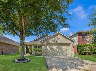 8215 Sugar Cane Dr, Baytown, TX 77523