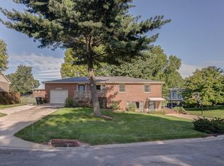15 Kendall Dr, Wood River, IL 62095