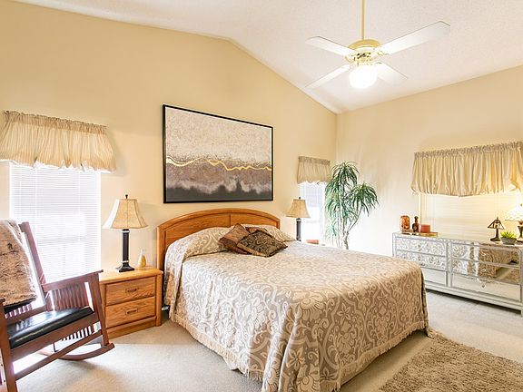 5th image of 1403 Degrasse Dr