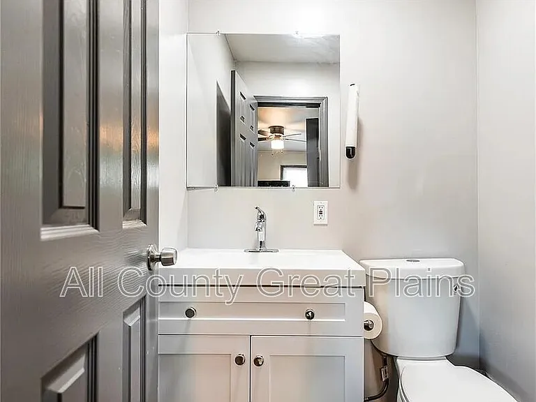 8707 E 74th Ter — Photo 12
