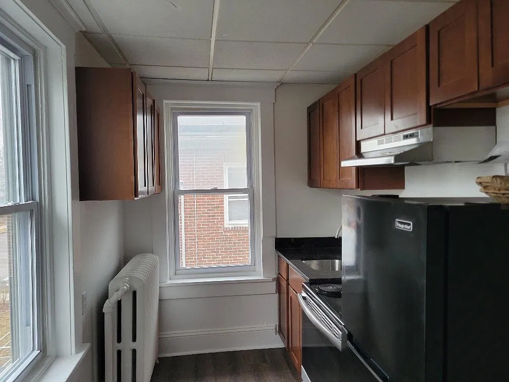 94 Hillcrest Ave — Photo 1