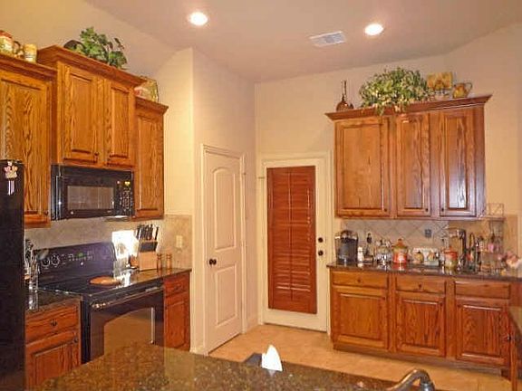 5th image of 1399 Laramie Ln