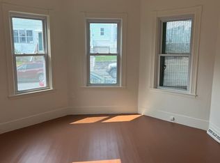 8 Dartmouth St #1, Worcester, MA 01604