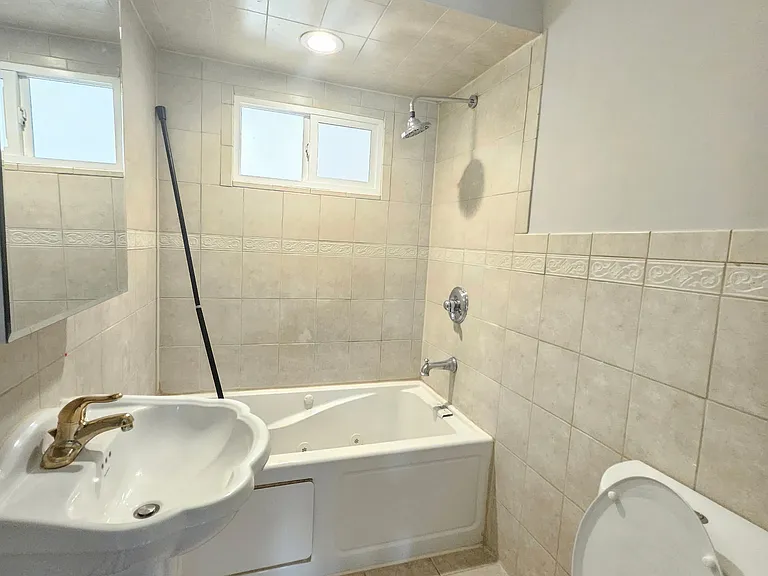 127 Hiawatha Blvd — Photo 8