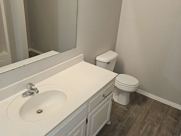 912 Seven Oaks Blvd — Photo 13