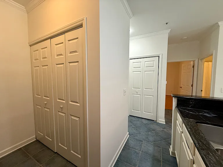 18009 Kings Point Dr #D — Photo 8